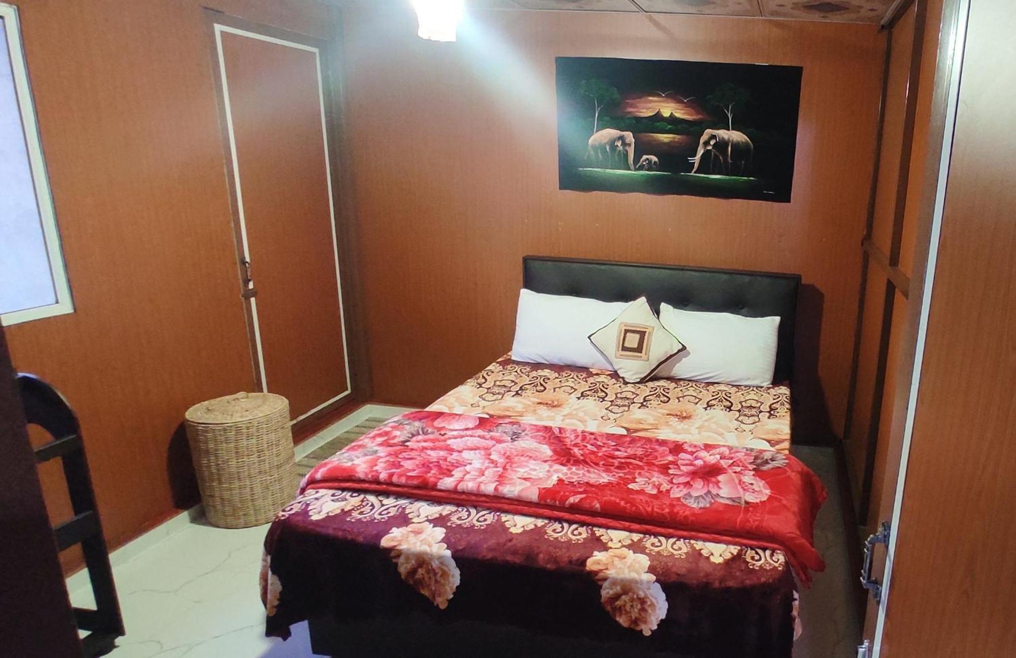 Townside Lodge نوفارا إيلِيا المظهر الخارجي الصورة